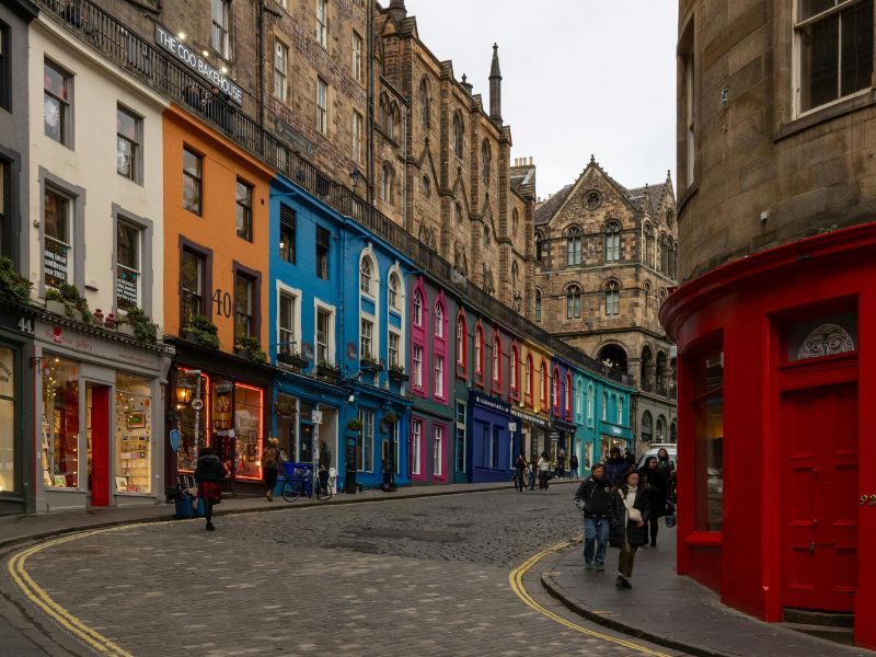 <p>palazzi colorati, Scozia</p>